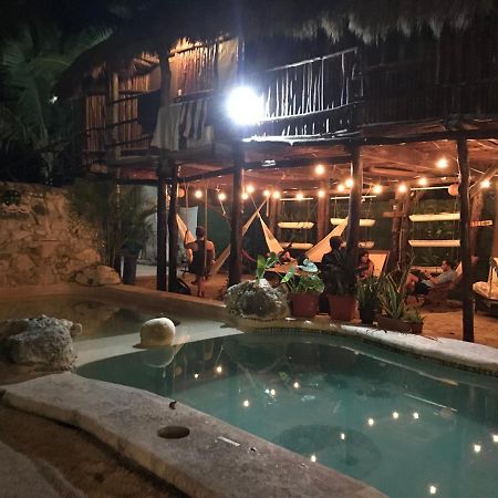 Lobo Inn 툴룸 외부 사진